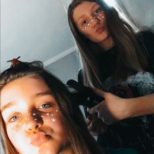 Meet your Posher, Chloe